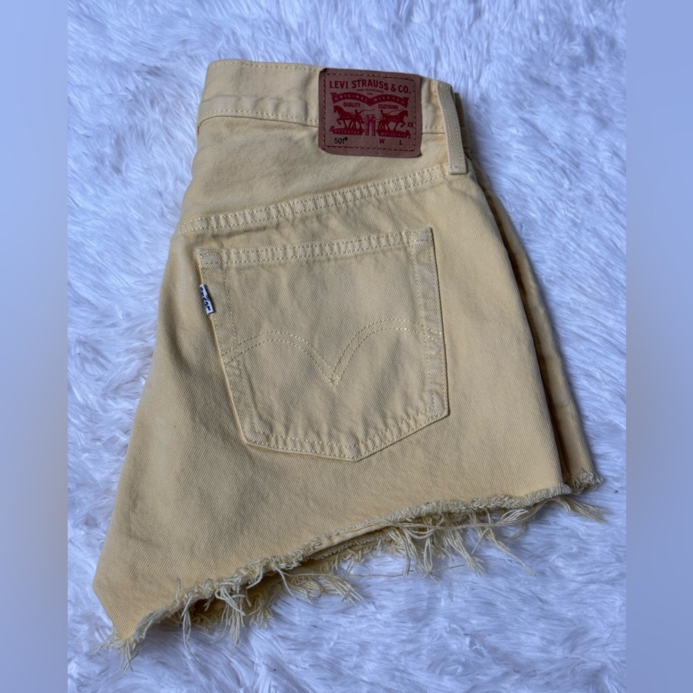 Levi Shorts 501 Yellow